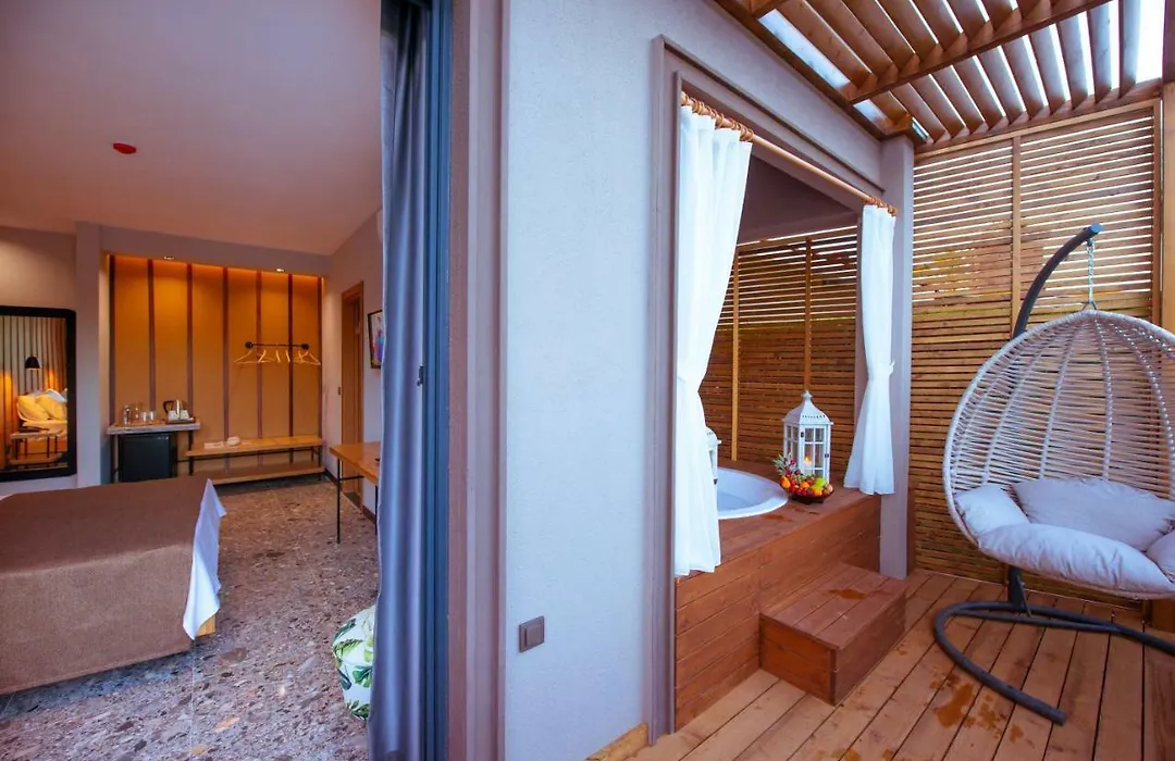 Arwen Hotel-1
