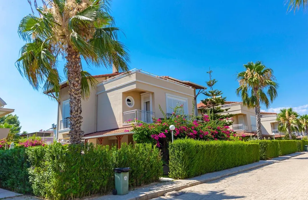Paradise Town Villa Hadrian 100 Mbps Free Wifi-1