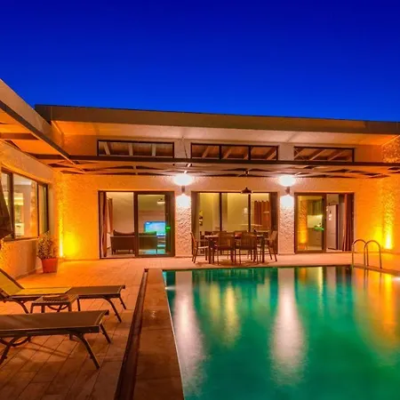 Marla - 2 Bedroom Honeymoon Villa-3