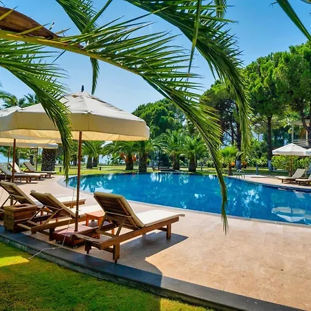 1 Bedroom Seafront Apart W/Pool, Garden, Free Wifi-2