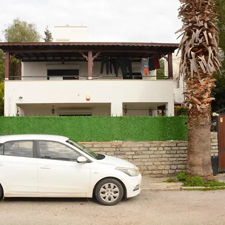 Bodrum-Bitez Arasinda, Huzurlu Bir Aile Evi-2