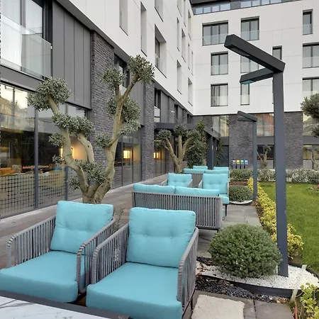 Leo Suites-2