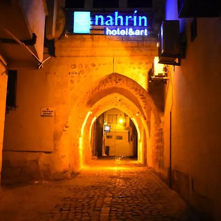 Nahrin Hote & Art-3