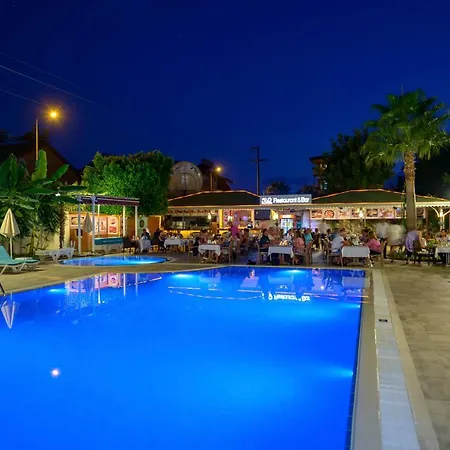 Risus Hotel Side-2