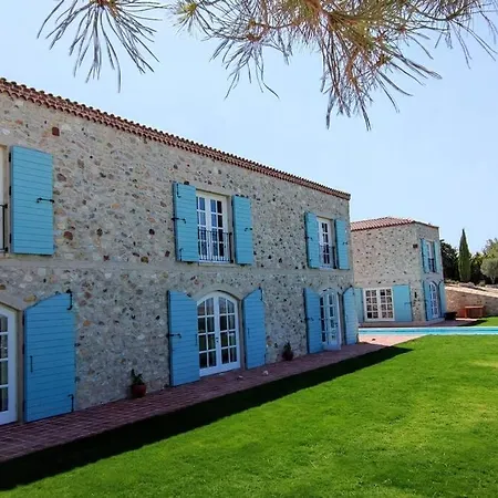 Magnificent Stone House Villa 14 Beds 7 En-Suite Rooms Cesme-2