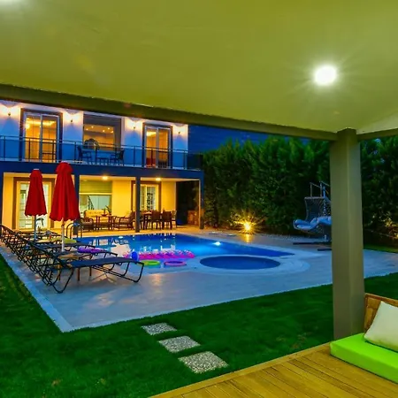 Blue - 4 Bedroom Holiday Villa In Hisaroenue-2