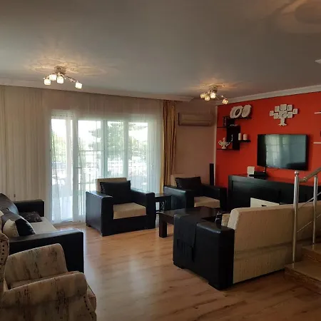 Alacati'Da Bahceli 3+1 Villa-3