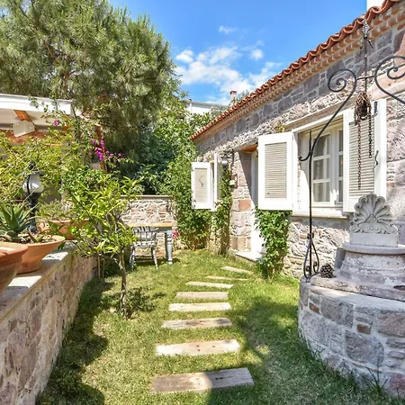 Lunaria Guest House-2
