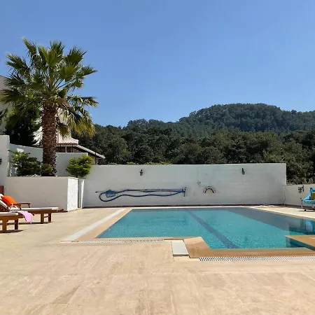 Havuzlu Doga Icinde Misafir Evi Uezuemlue Fethiye-3