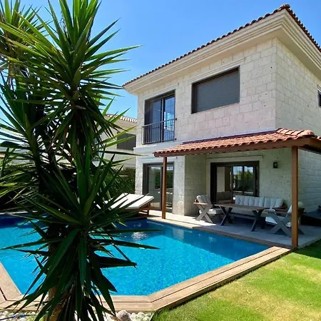 ☆Neue Luxus-Gartenvilla Mit Grossem Pool!☆-2