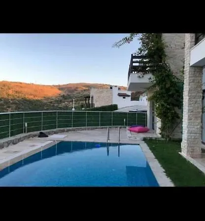 Lueks Muestakil Villa-3