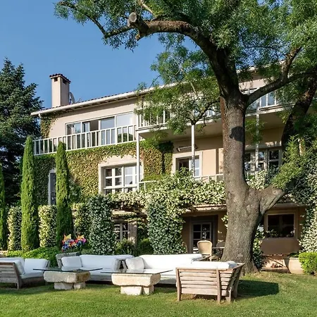 Enchanting 22,000M2 Property And Elegant 5 Bedroom Manor-3