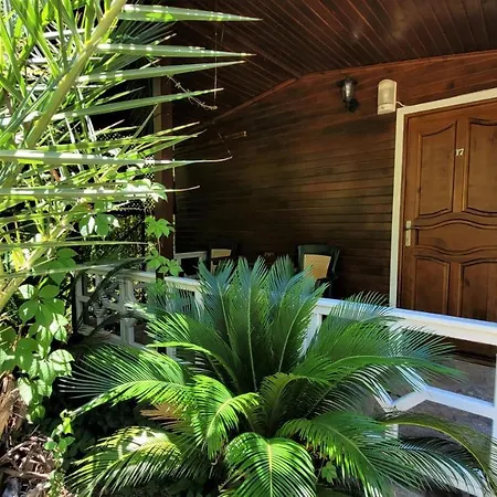 Canada Hotel & Bungalows-2