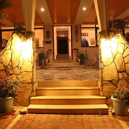 Arya Hotel-3
