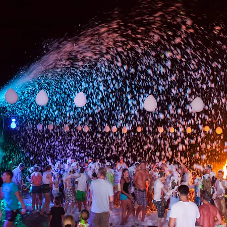 Club Paradiso-2