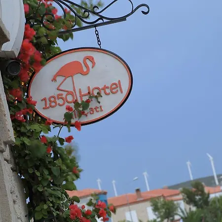 1850 Hotel-2