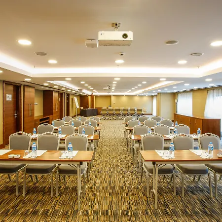 Dedeman Bostanci Istanbul Hotel & Convention Center-3