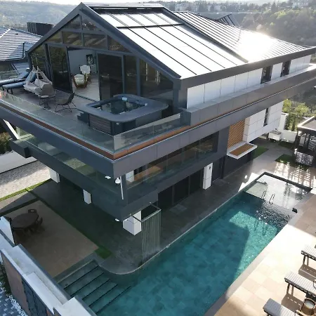 Designer Villa With Very Nice Bosphorus View-2