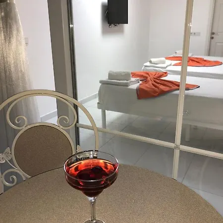 White Suite Rooms-3