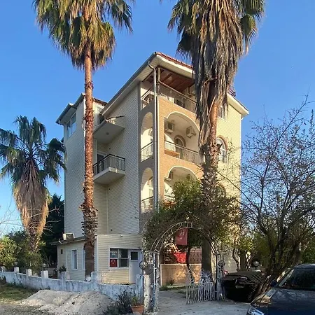 Felicity Hotel & Bungalows-3