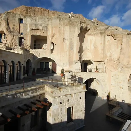 1811 Cave Hotel-3