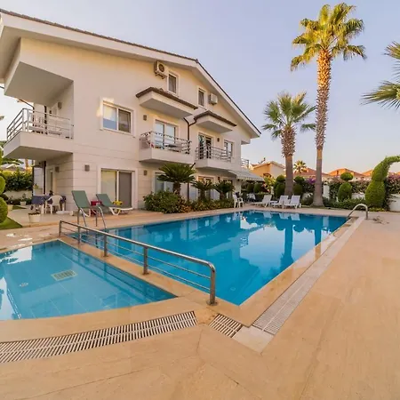 Central Villa With Garden And Pool In Kemer-3
