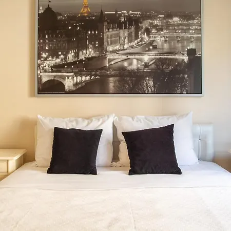 Pleasant And Central Flat With Balcony In Izmir-2