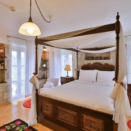 Stone Villa,Large Garden,Swimming Pool, Very Close The Beautiful Beach .-2
