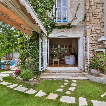 Stone Villa,Large Garden,Swimming Pool, Very Close The Beautiful Beach .-3
