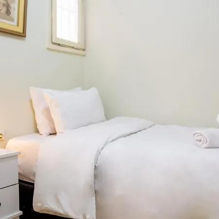 Vibrant And Central Flat In Karsiyaka Near Sea-3