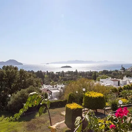House With Sea View And Shared Pool In Bodrum-3