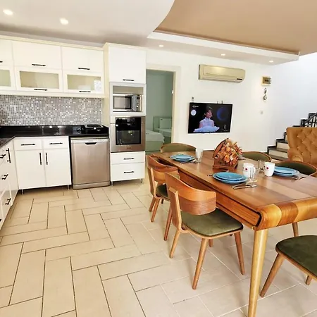 Exceptional Villa With Private Pool In Antalya-3