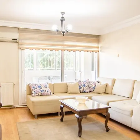 Colorful Flat With Balcony In Bayrakli-2
