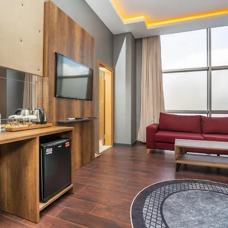216 Palace Suite-3
