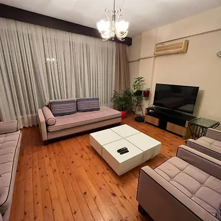 Central Villa With Terrace Near Nautilus Mall-3