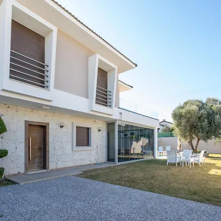 Villa With Large Garden In Izmir, Cesme - Awz 109-3