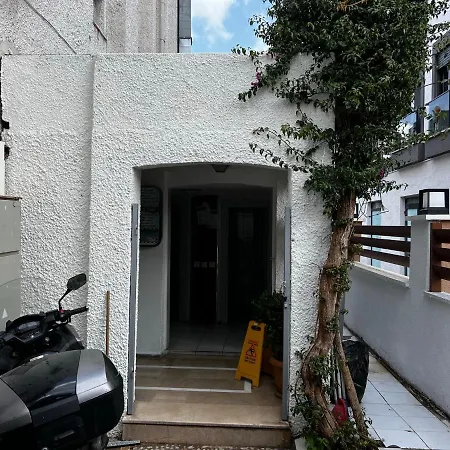 Andy'S Apart Hotel-3