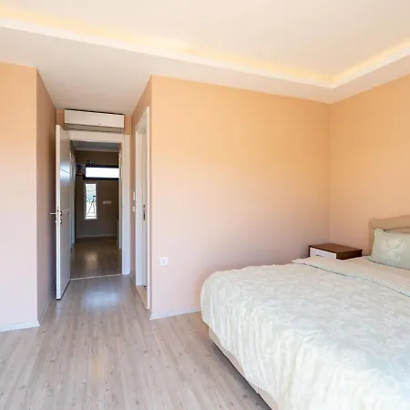 Villa With Large Garden In Izmir, Cesme - Awz 109-2