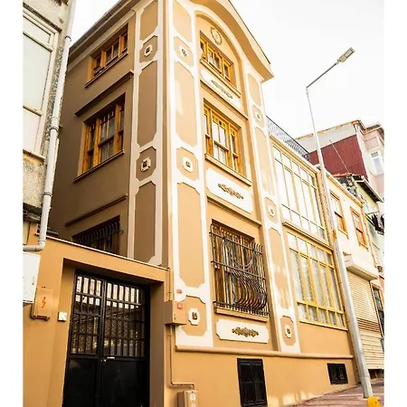 Cosa Zeyrek- Home At The Heart Of Istanbul-2