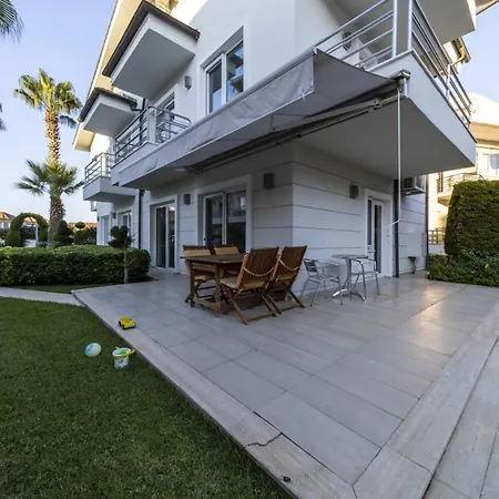 Central Villa With Garden And Pool In Kemer-2
