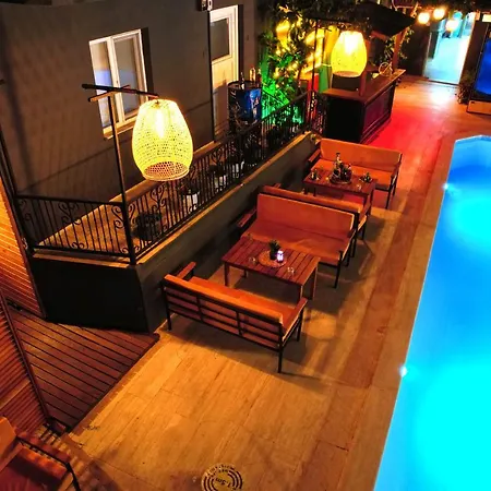 Four Seasons Apart Hotel-3