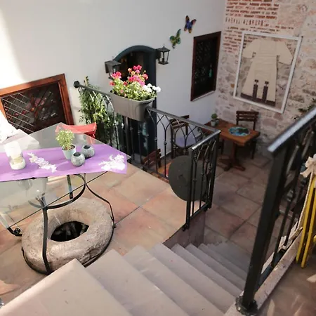 Ayvalik Palacitta Guesthouse-2