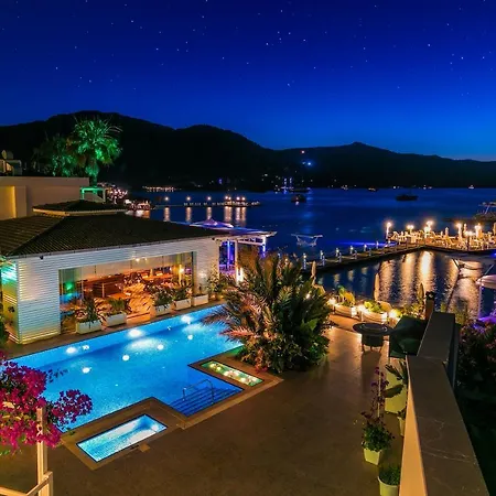 Big Poseidon Boutique Hotel & Yacht Club-2