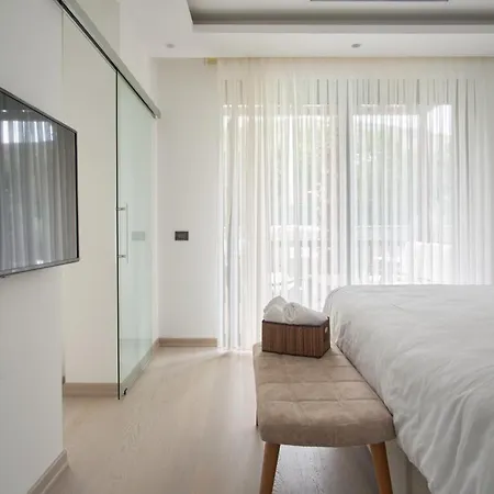 Luxe Villa Nature Life 1-3
