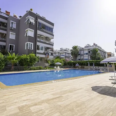 Vibrant Flat With Lovely Balcony In Muratpasa-3