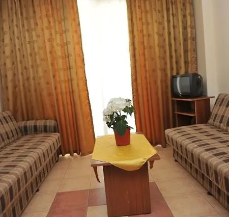 Best House Apart 2-3