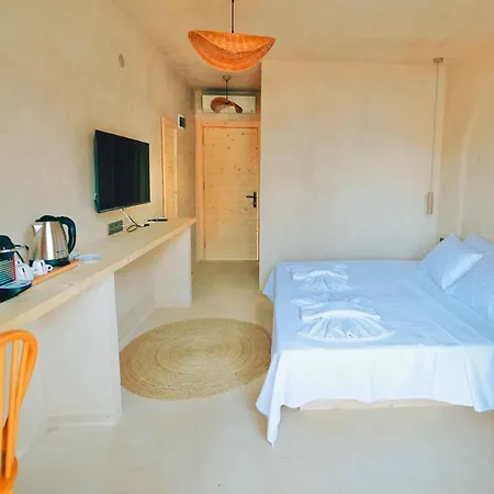 Felix Rooms-2