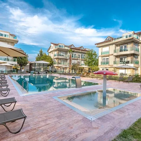 Belek Deluxe Suit-2