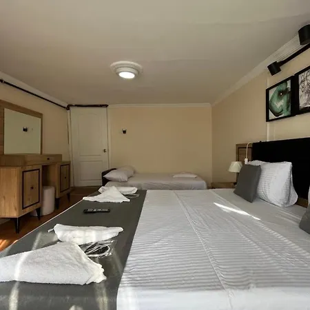 8. Taksimde Suit Deluexe Otel-2