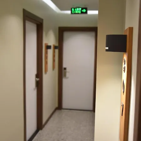 Edwin Plus Hotel-3
